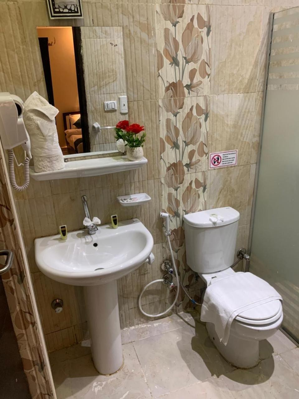Anubis Kingdom Pyramids Hostel Kafrat al Jabal ภายนอก รูปภาพ